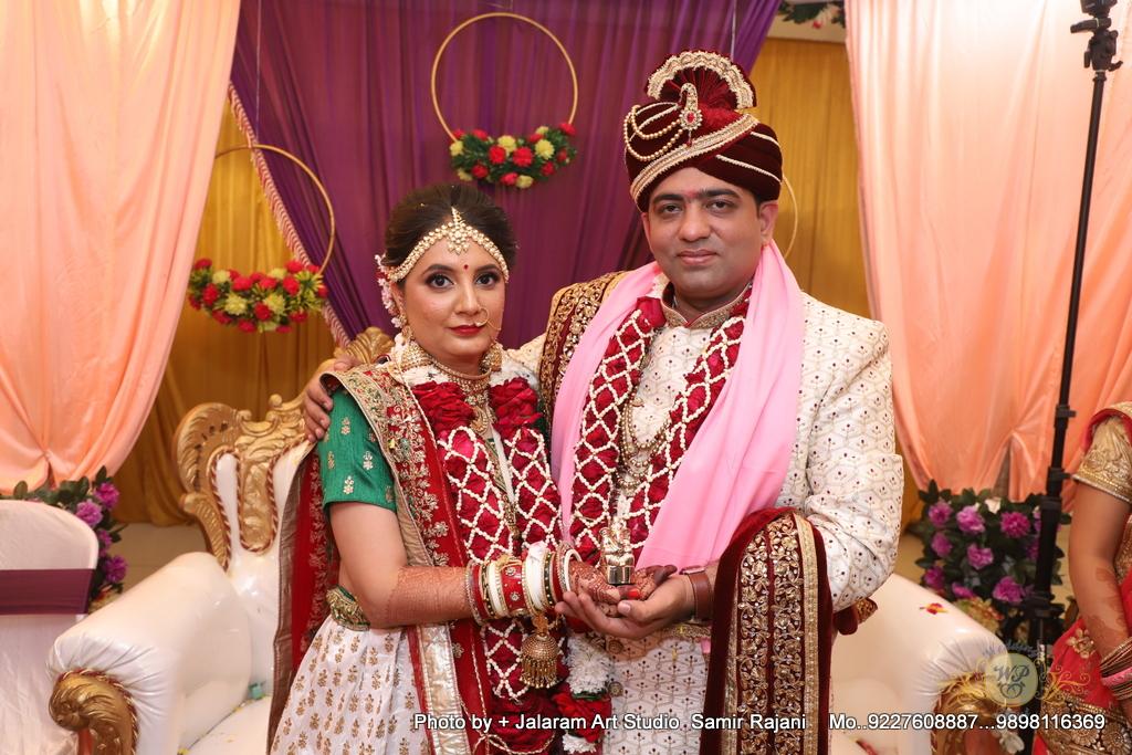 Darshan Radia & Disha Kakkad - WeddingPointIndia matrimonial success story - Happy Indian couple