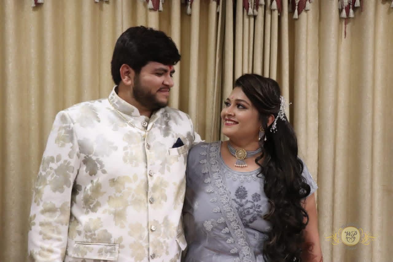 Vivek Devani & Kinjal Rajani - WeddingPointIndia matrimonial success story - Happy Indian couple